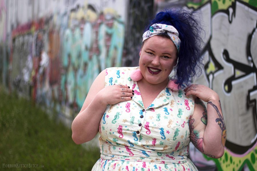Kobi Jae of Horror Kitsch Bitch Reviews Etsy Plus Size Custom Seller Hearts and Found Retro and Vintage style dresses