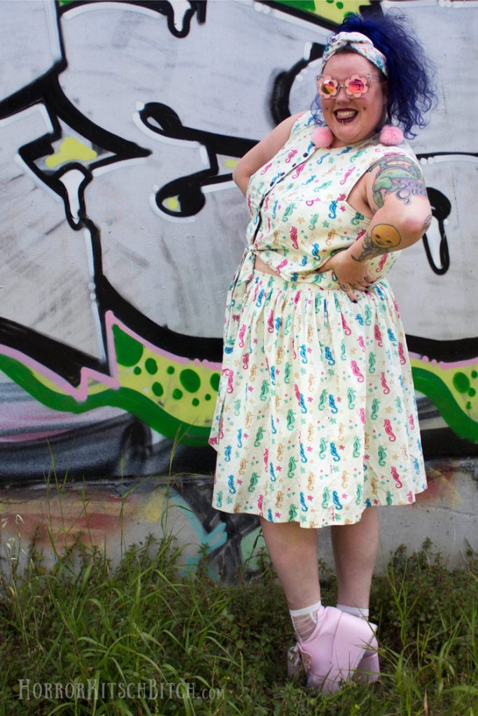 Kobi Jae of Plus Size Blog Horror Kitsch Bitch Reviews Etsy Custom Seller Hearts and Found Retro and Vintage style dresses